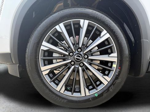 New 2026 Nissan Pathfinder SL image 32