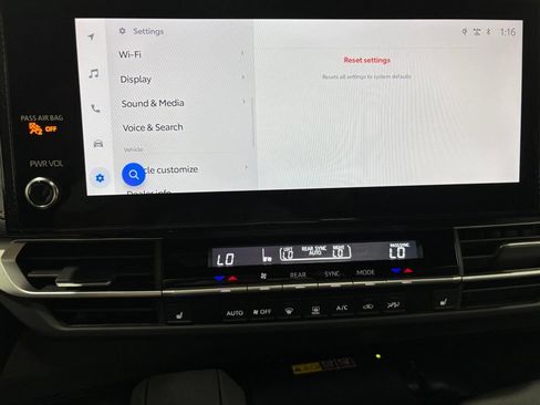 Used 2025 Toyota Sienna XSE FWD image 38