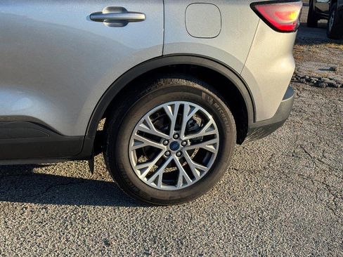 Used 2022 Ford Escape SEL image 11