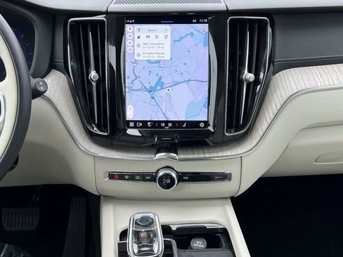 Certified 2022 Volvo XC60 B5 Inscription w/ Advanced Package image 22