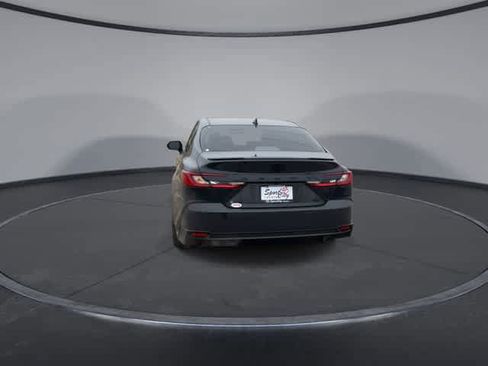 Used 2026 Toyota Camry SE w/ Convenience Package image 7