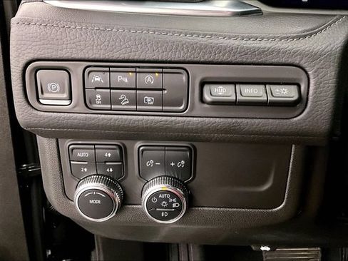 Used 2024 GMC Yukon XL Denali AWD/4WD image 39