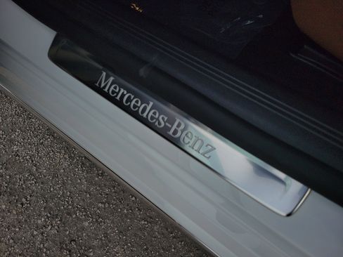 Used 2024 Mercedes-Benz E 350 4MATIC Sedan image 22