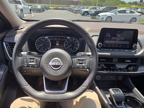 Used 2023 Nissan Rogue SV w/ SV Premium B Package AWD/4WD image 14
