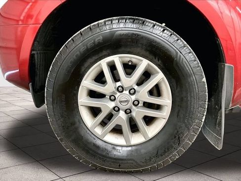 Used 2015 Nissan Frontier SV AWD/4WD image 8