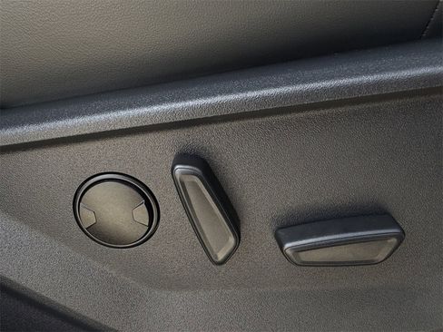 Used 2025 Ford Expedition Active image 25