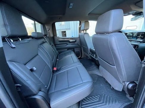 Used 2023 Chevrolet Silverado 1500 LT image 16