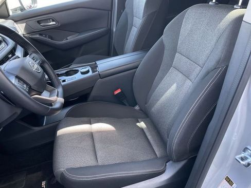 Used 2025 Nissan Rogue SV AWD/4WD image 11