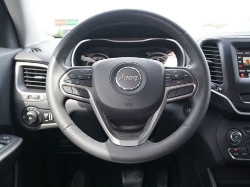Used 2020 Jeep Cherokee Latitude Plus AWD/4WD image 17