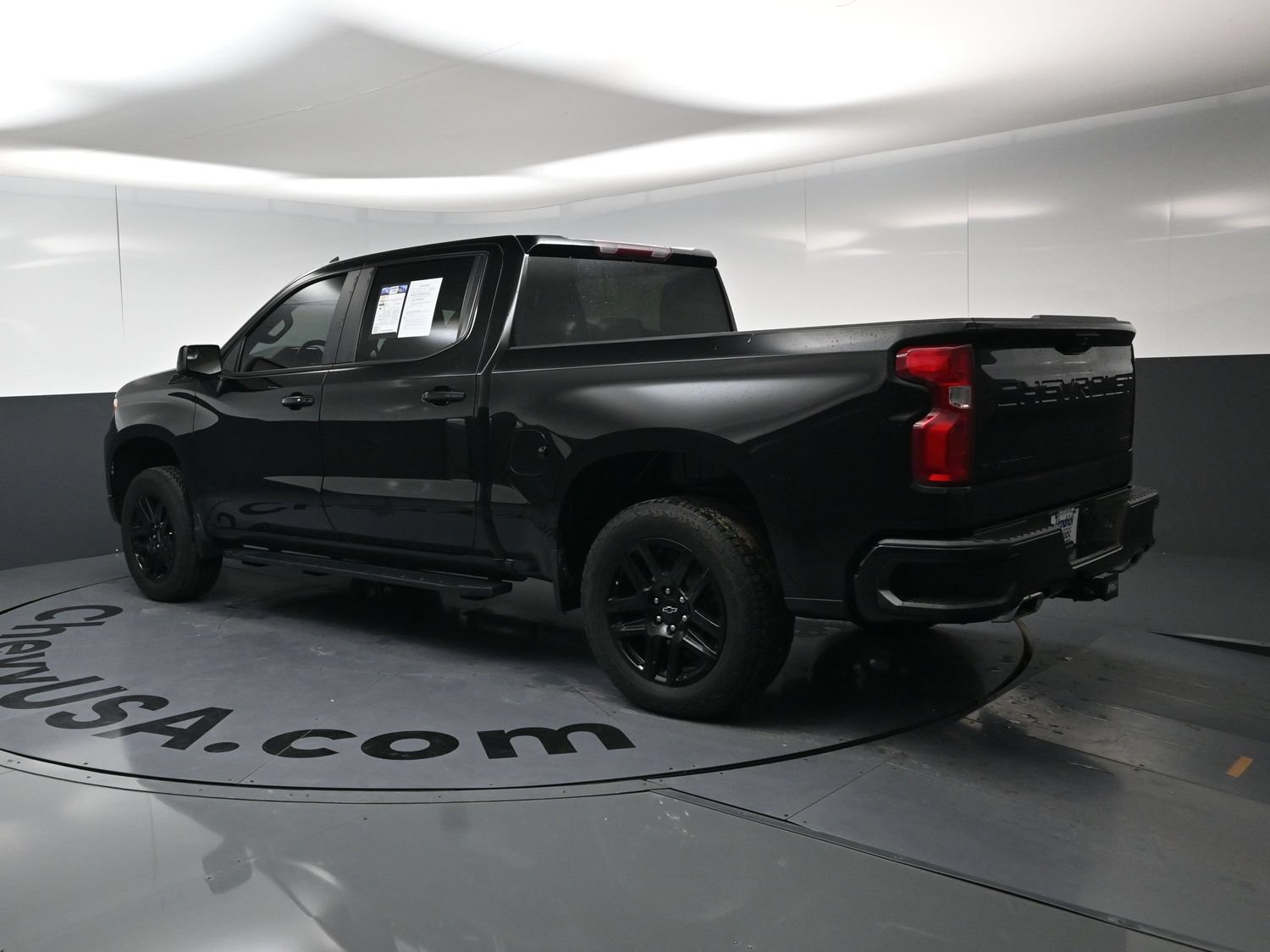 Used 2023 Chevrolet Silverado 1500 RST w/ Z71 Off-Road Package AWD/4WD image 7