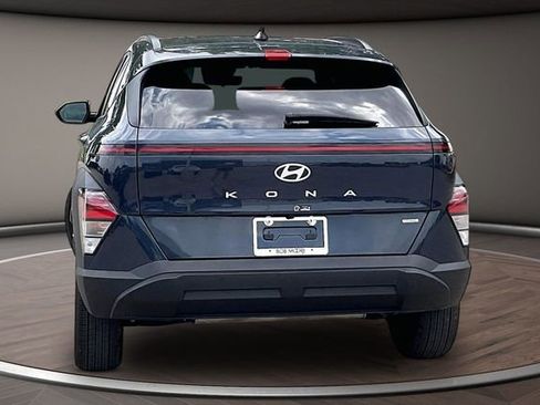 Used 2025 Hyundai Kona SEL AWD/4WD image 4
