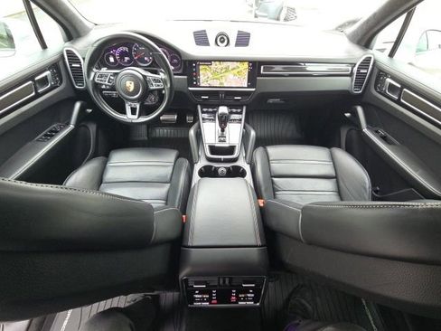 Used 2023 Porsche Cayenne Turbo AWD/4WD image 13