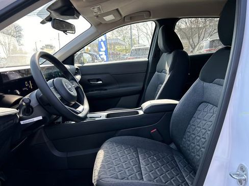 New 2026 Nissan Kicks SV w/ Charging Package AWD/4WD image 10