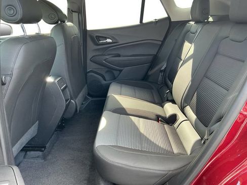Used 2024 Chevrolet Trax LT w/ Driver Confidence Package FWD image 16