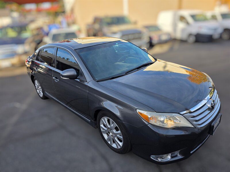 Used 2012 Toyota Avalon FWD image 6