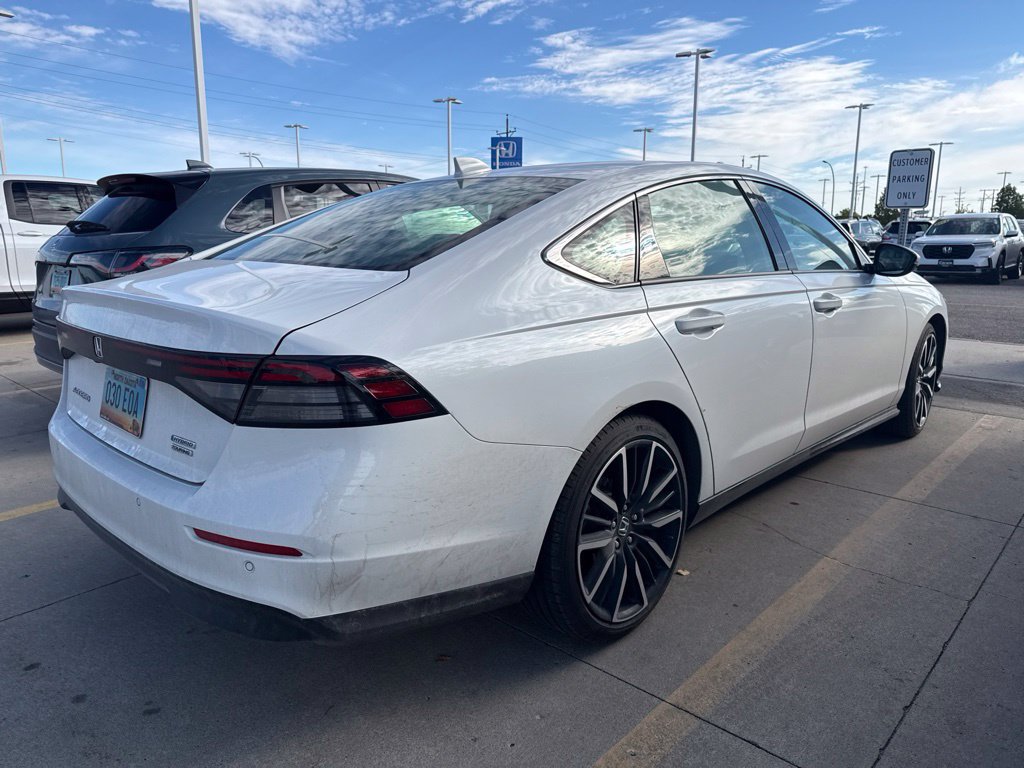 Used 2025 Honda Accord Touring image 2