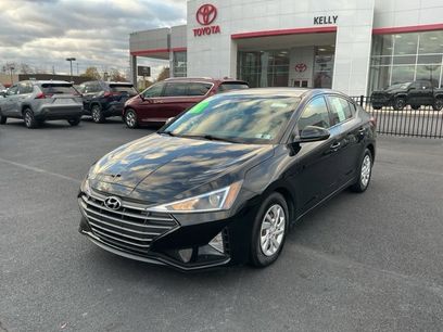 Used 2020 Hyundai Elantra SE w/ Cargo Package (C1)