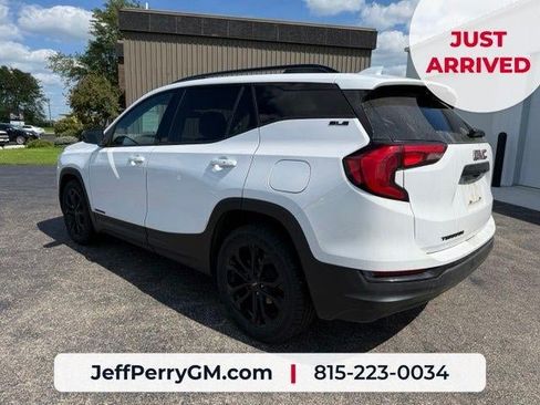 Used 2019 GMC Terrain SLE w/ Driver Convenience Package FWD image 9