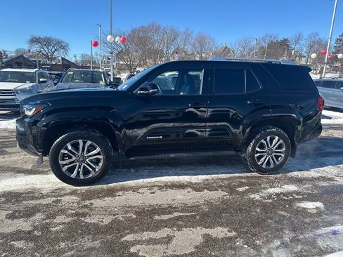 Used 2025 Toyota 4Runner Limited image 4