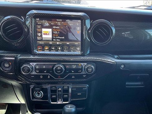 Used 2023 Jeep Gladiator Sport AWD/4WD image 6