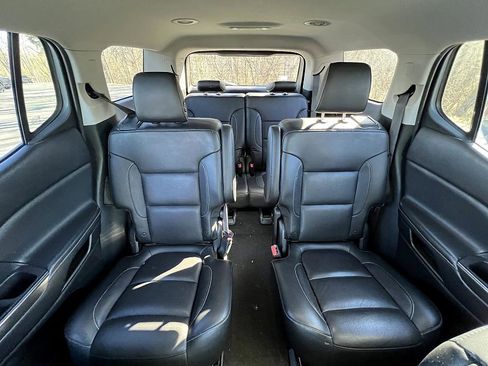 Used 2018 GMC Acadia SLT image 22