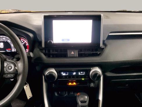 Used 2025 Toyota RAV4 LE AWD/4WD image 7
