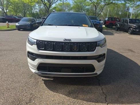 Used 2024 Jeep Compass Limited w/ High Altitude Package image 3