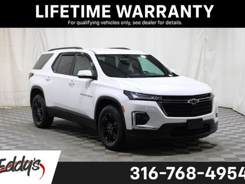 Used 2023 Chevrolet Traverse LT FWD image 1