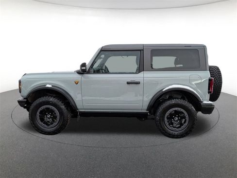 Used 2022 Ford Bronco Badlands image 8