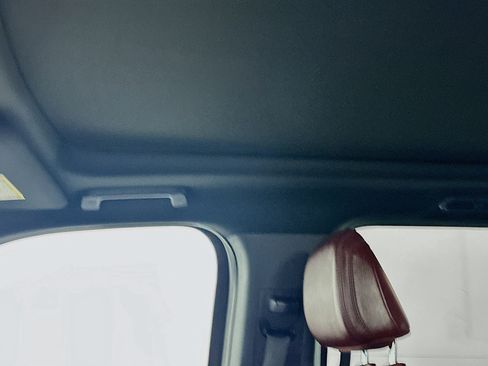 Used 2024 Ford Expedition Limited image 26