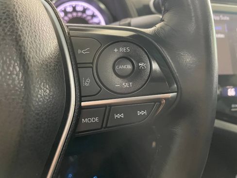 Used 2018 Toyota Camry XLE image 37