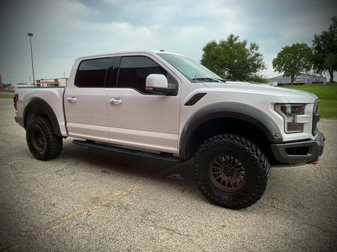 Used 2018 Ford F150 Raptor w/ Equipment Group 802A Luxury AWD/4WD image 7