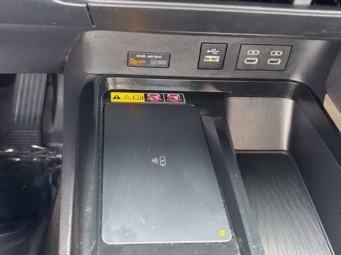 Used 2025 Toyota Camry LE FWD image 19