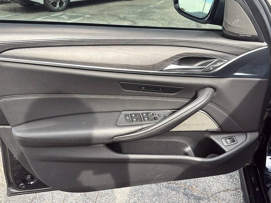 Used 2021 BMW M550i xDrive w/ Dynamic Handling Package AWD/4WD image 4