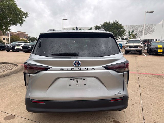 Certified 2023 Toyota Sienna LE FWD image 6