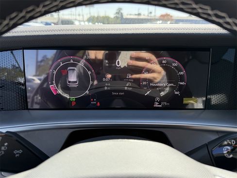 New 2026 Volkswagen Tiguan SE image 17