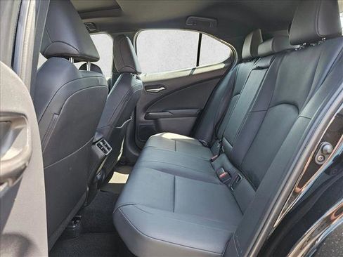 Used 2024 Lexus UX 250h FWD image 17