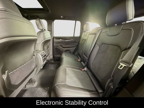 New 2025 Jeep Grand Cherokee Altitude image 11