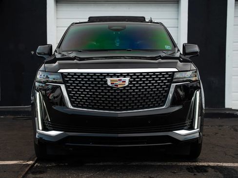Used 2021 Cadillac Escalade ESV Premium Luxury w/ Performance Package AWD/4WD image 2