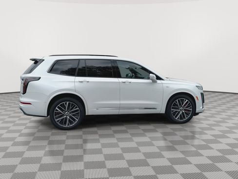 Certified 2025 Cadillac XT6 Sport w/ Technology Package AWD/4WD image 9