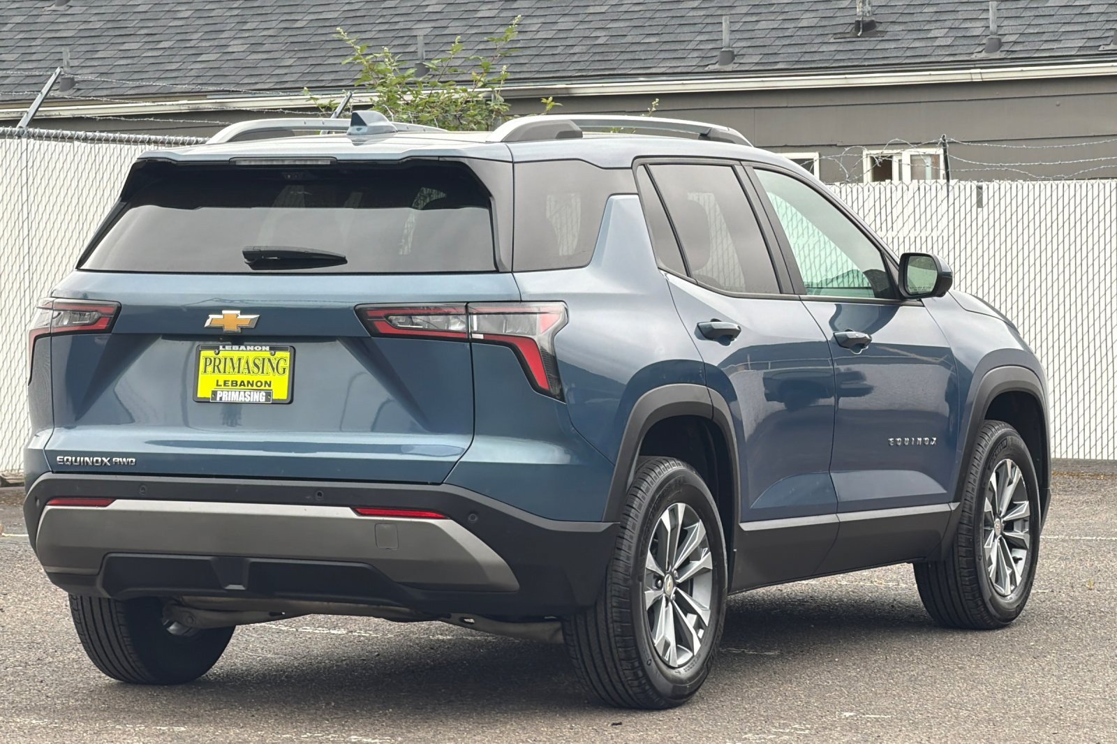Used 2025 Chevrolet Equinox LT w/ Convenience Package II AWD/4WD image 4