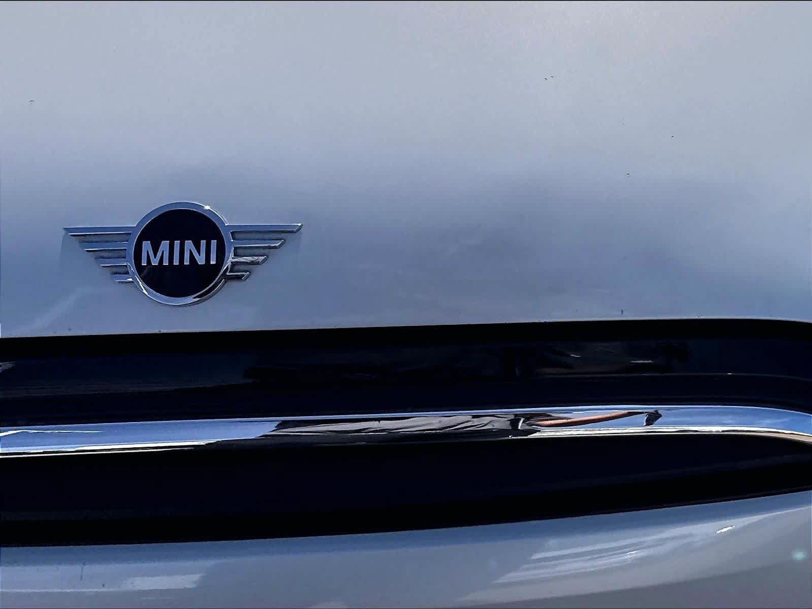 Used 2024 MINI Cooper 2-Door Hardtop FWD image 31