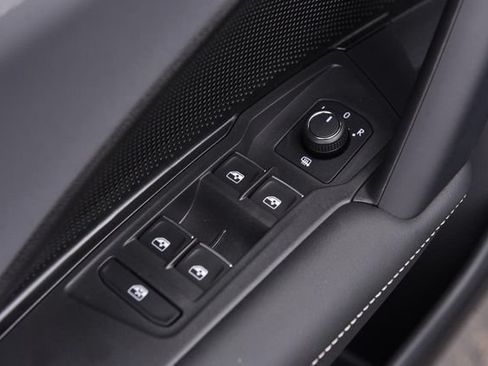 New 2026 Volkswagen Tiguan SE AWD/4WD image 8