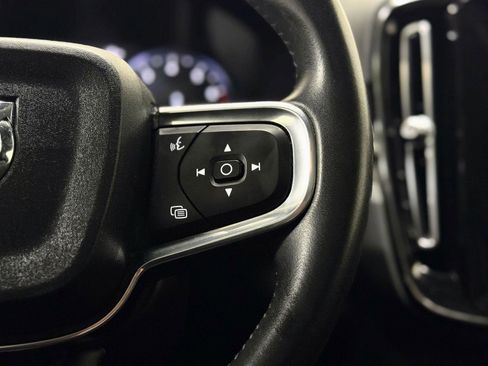 Used 2019 Volvo XC40 T5 Inscription image 20