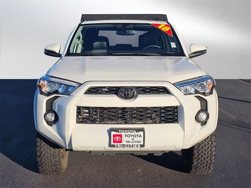 Used 2018 Toyota 4Runner SR5 Premium image 8