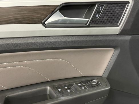 Used 2022 Volkswagen Atlas SE w/ Panoramic Sunroof Package image 14