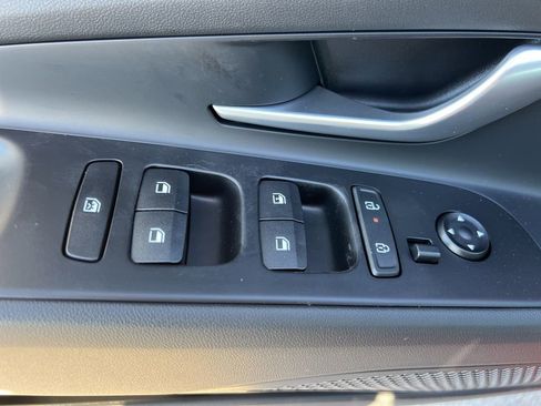 Used 2025 Hyundai Elantra SE image 14