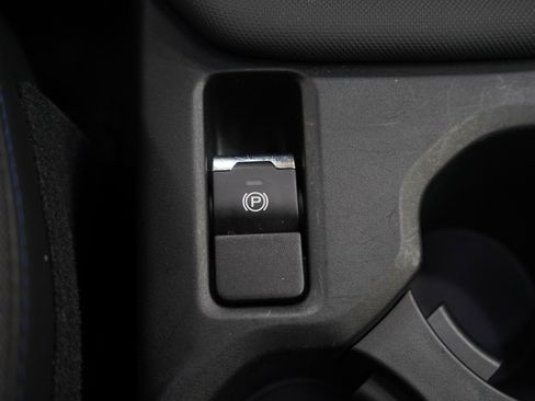 Used 2025 Subaru Forester Premium AWD/4WD image 24