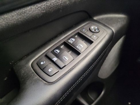 Used 2021 Jeep Grand Cherokee Laredo image 27