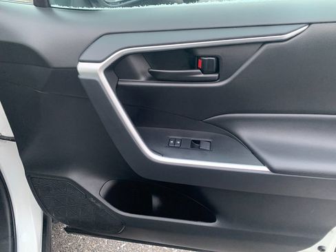 Used 2023 Toyota RAV4 LE image 19